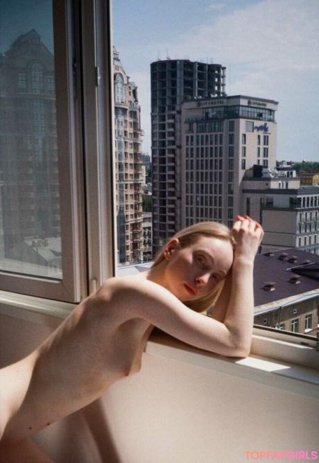 Polina nude leaked OnlyFans photo #6
