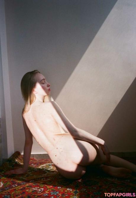 Polina nude leaked OnlyFans photo #8