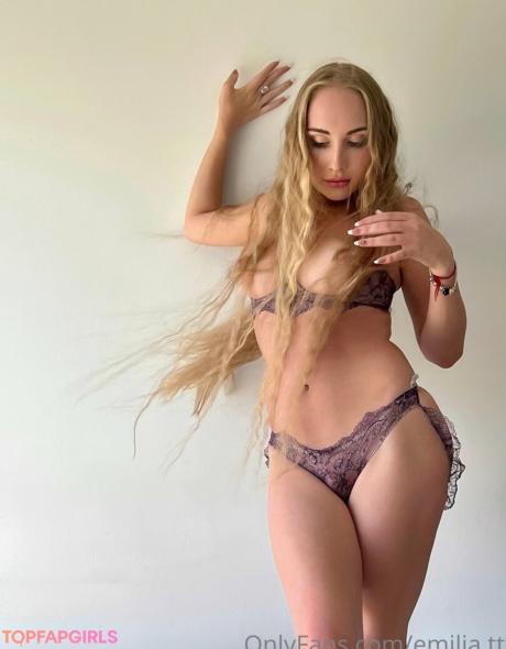 Emilia nude leaked OnlyFans photo #7