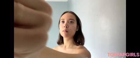 Laufey nude leaked OnlyFans photo #5