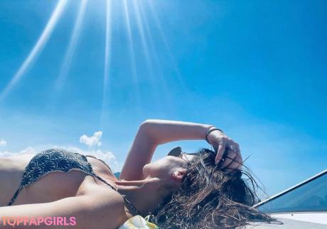 Alinne nude leaked OnlyFans photo #1