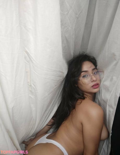 Yiyisweetcousin nude leaked OnlyFans photo #20