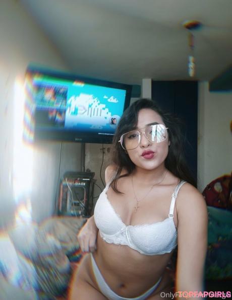 Yiyisweetcousin nude leaked OnlyFans photo #29