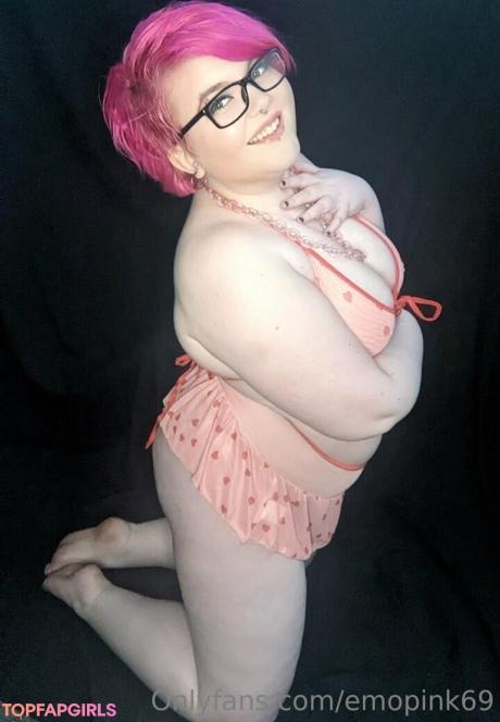 Emopink69 nude leaked OnlyFans photo #6