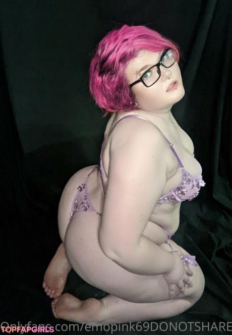 Emopink69 nude leaked OnlyFans photo #82