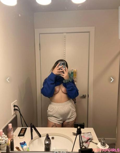Jellibby nude leaked OnlyFans photo #5