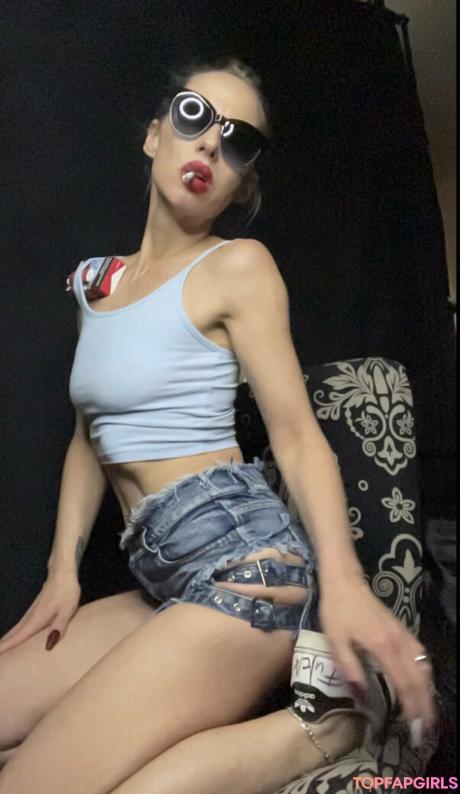 Smokingqueenalina nude leaked OnlyFans photo #82