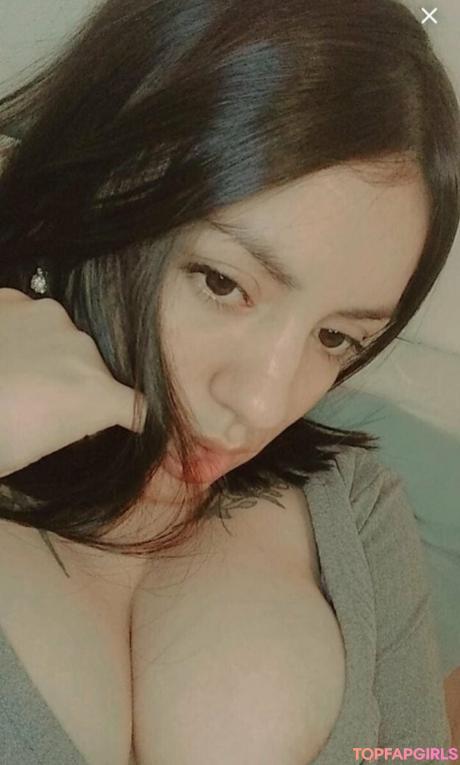 Vickirivas99 nude leaked OnlyFans photo #12