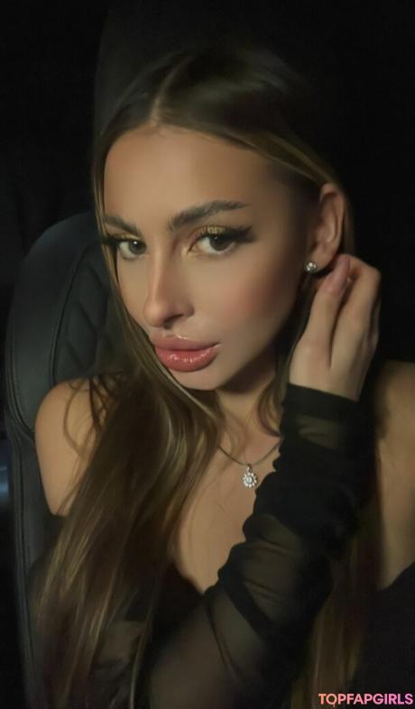 Carla nude leaked OnlyFans photo #4