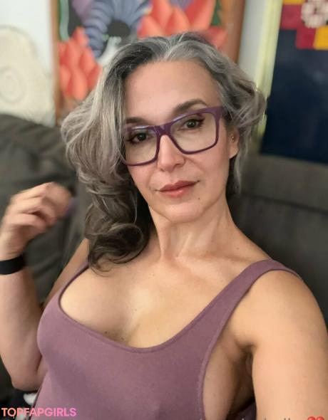 Isabella nude leaked OnlyFans photo #11