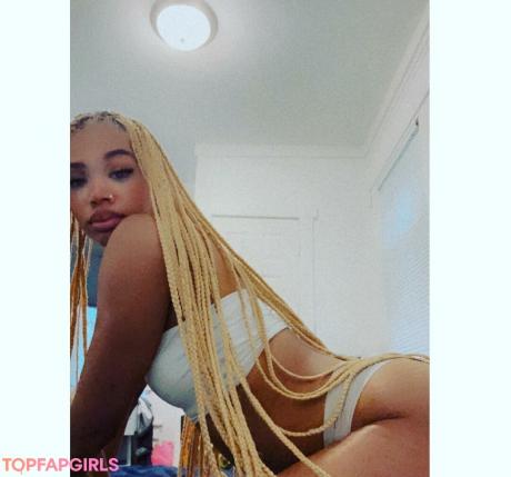Cynthia nude leaked OnlyFans photo #15