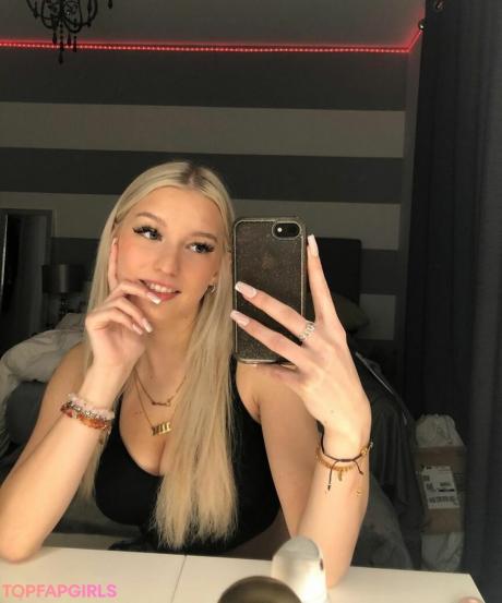 Emma nude leaked OnlyFans photo #11