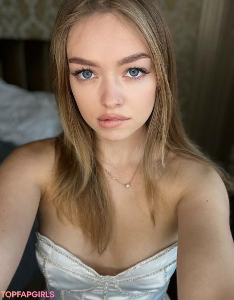 Teen nude leaked OnlyFans photo #2