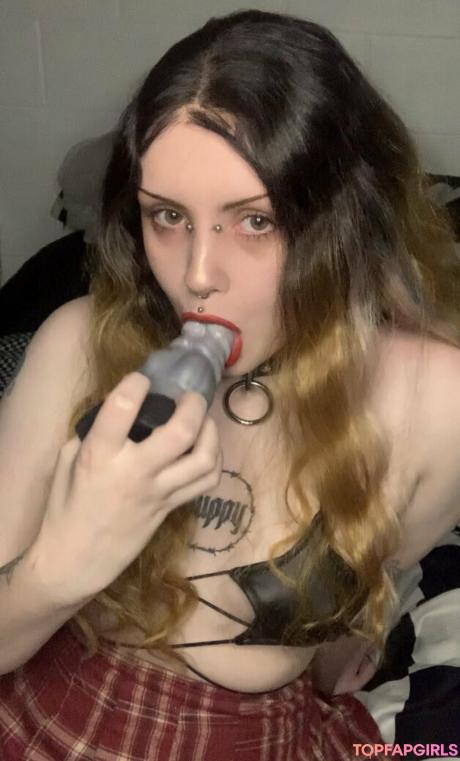 Gothbabybrat nude leaked OnlyFans photo #18