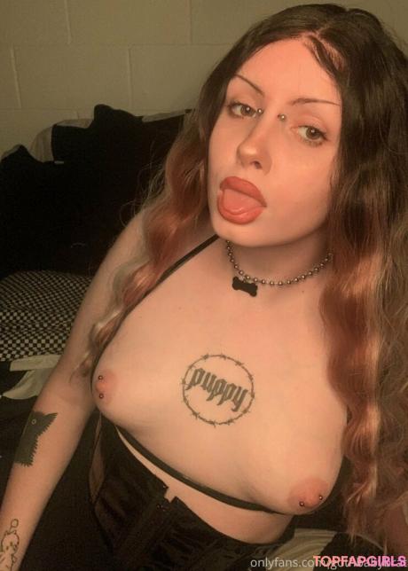 Gothbabybrat nude leaked OnlyFans photo #2