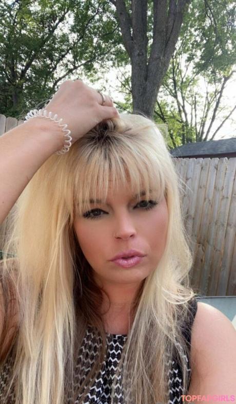 Roxirenay nude leaked OnlyFans photo #20