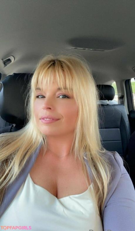 Roxirenay nude leaked OnlyFans photo #5