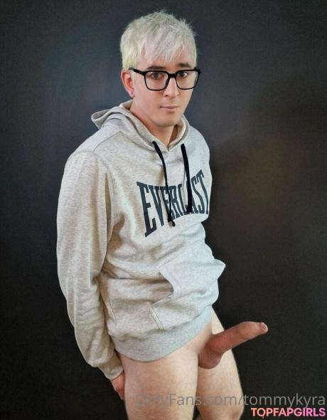 Tommykyra nude leaked OnlyFans photo #7