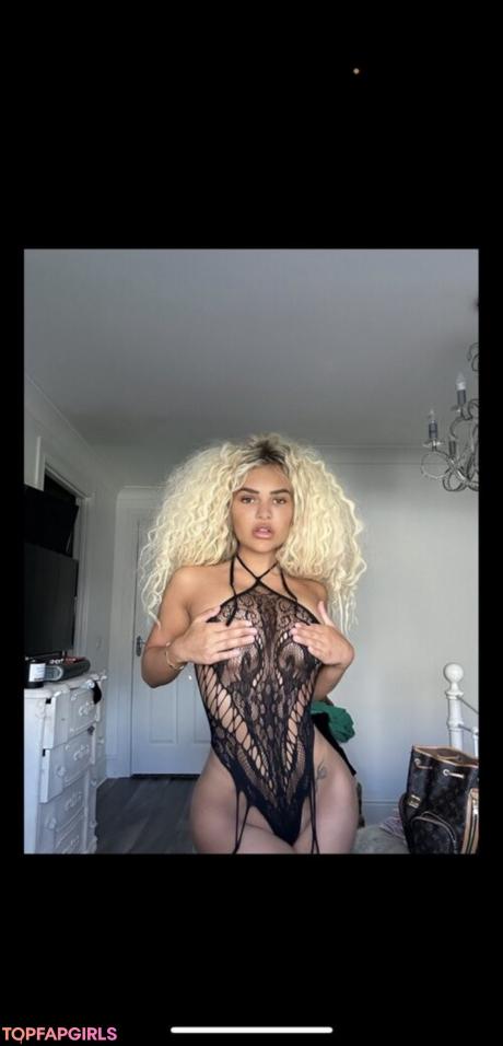 Mollymazs nude leaked OnlyFans photo #7