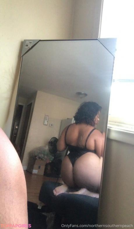 Northernsouthernpeach nude leaked OnlyFans photo #16