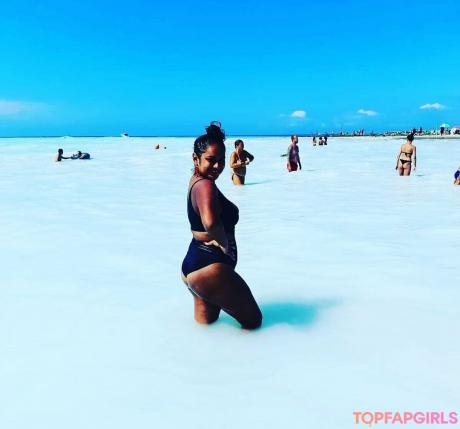 Karolin25 nude leaked OnlyFans photo #7
