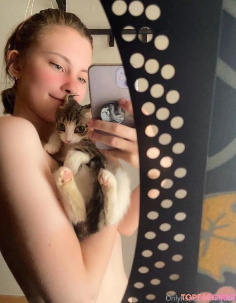 Lilya0o nude leaked OnlyFans photo #24
