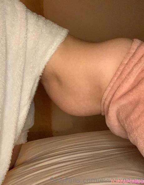 Evieexpands nude leaked OnlyFans photo #237