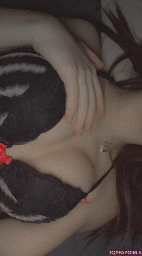 Arianna nude leaked OnlyFans photo #6