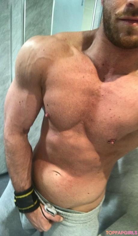 Maxeatsellie nude leaked OnlyFans photo #12