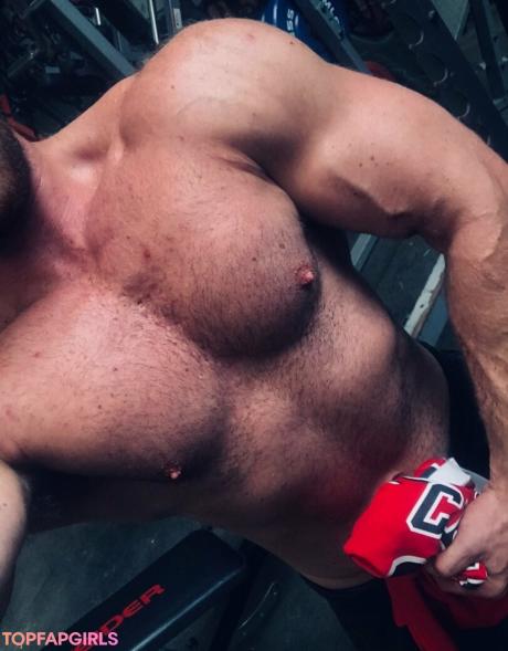 Maxeatsellie nude leaked OnlyFans photo #15