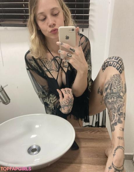 Gwen nude leaked OnlyFans photo #29