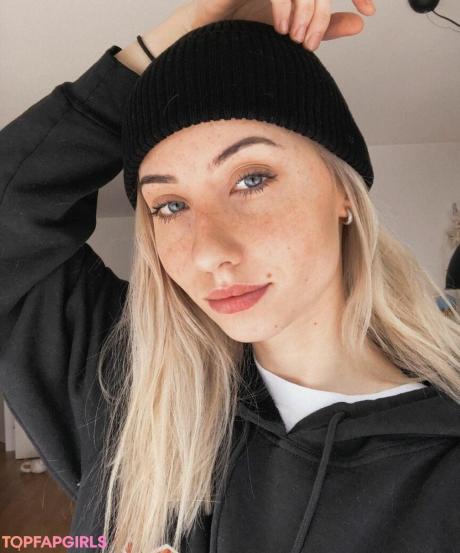 Veylaneey nude leaked OnlyFans photo #13