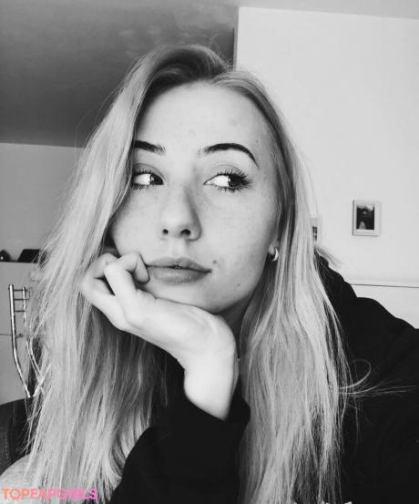 Veylaneey nude leaked OnlyFans photo #14