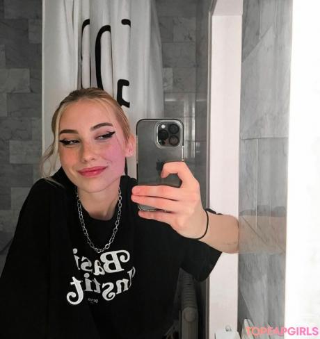 Veylaneey nude leaked OnlyFans photo #30