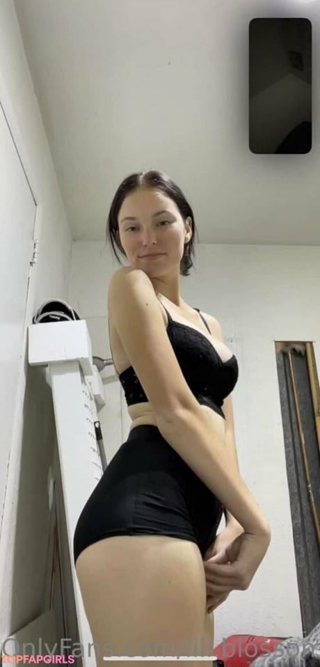 Lili.blossom nude leaked OnlyFans photo #45