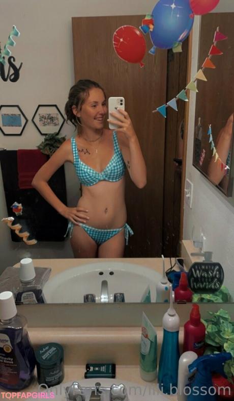 Lili.blossom nude leaked OnlyFans photo #97