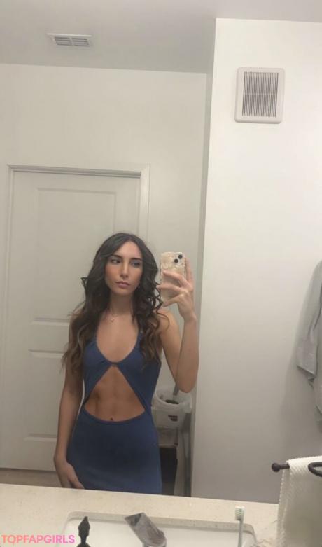 Nadia nude leaked OnlyFans photo #13