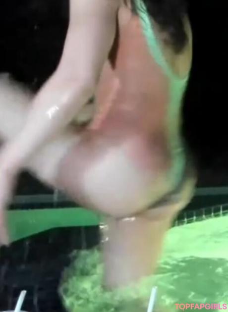 Nadia nude leaked OnlyFans photo #20