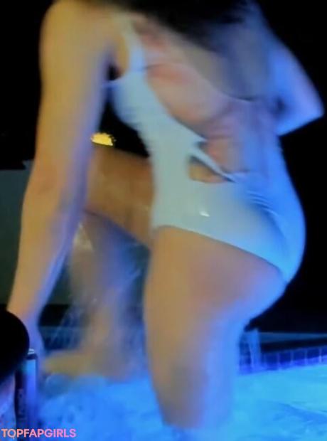 Nadia nude leaked OnlyFans photo #21