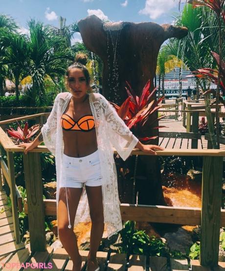 Nadia nude leaked OnlyFans photo #7