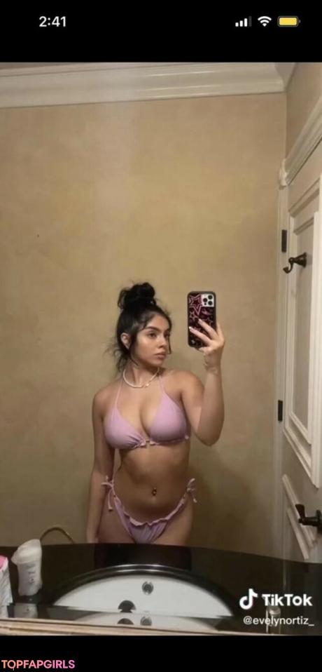 Evelyn nude leaked OnlyFans photo #24