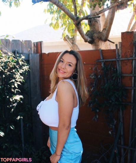 Julia nude leaked OnlyFans photo #22