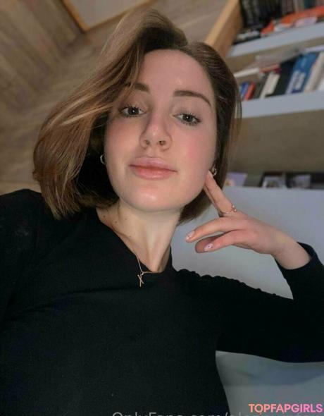 Alenavipfox nude leaked OnlyFans photo #42