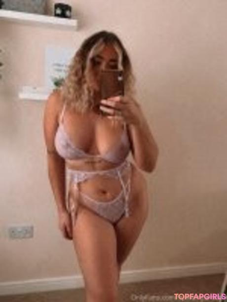 Hollie nude leaked OnlyFans photo #10