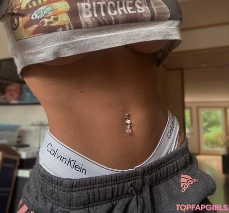 Nelldelli nude leaked OnlyFans photo #9