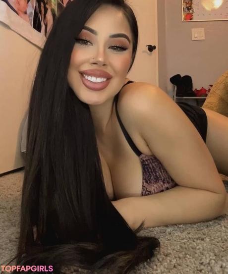 Celina.b6 nude leaked OnlyFans photo #2
