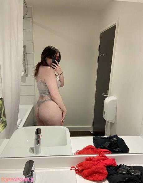 Ashleysquirts nude leaked OnlyFans pic