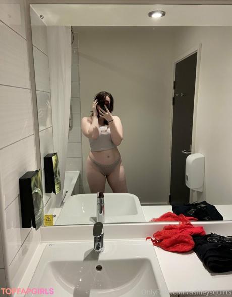 Ashleysquirts nude leaked OnlyFans pic