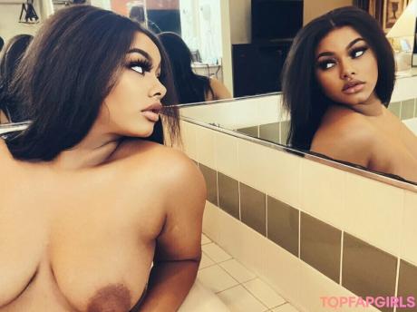 Leah nude leaked OnlyFans photo #4