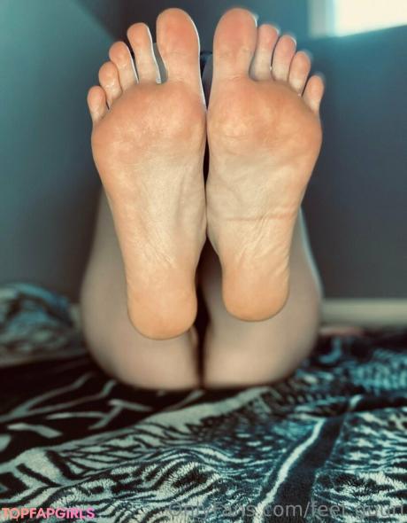 Feet.guurl nude leaked OnlyFans photo #13